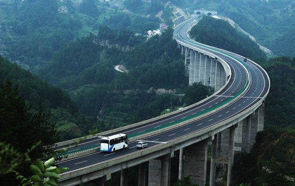 云海合拢·贵瓮高速清水江大桥(贵州省黔南州纪委)