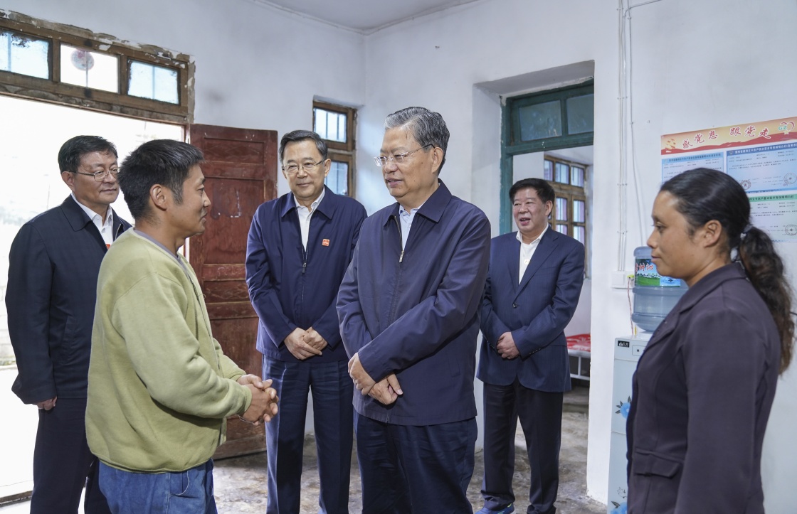 赵乐际在贵州调研时强调 以"三严三实"作风决胜全面小康决战脱贫攻坚