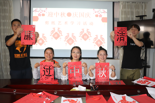 人口十八大团圆_...散75年之后的大团圆-8旬老人5岁逃难与家人走散 寻亲75年终