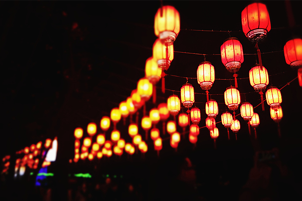 摇曳花灯