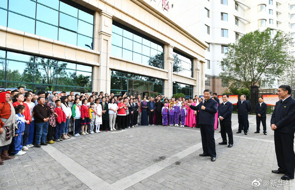 习近平：社区要搞好，一定要有坚强的基层党组织