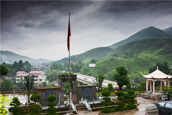 > 要闻    靖安自然村属于桐畈镇二渡关村.